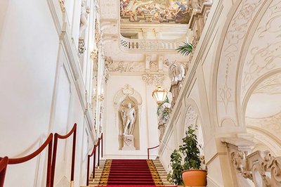 다운-킨스키 궁전 (팔레 다운-킨스키)